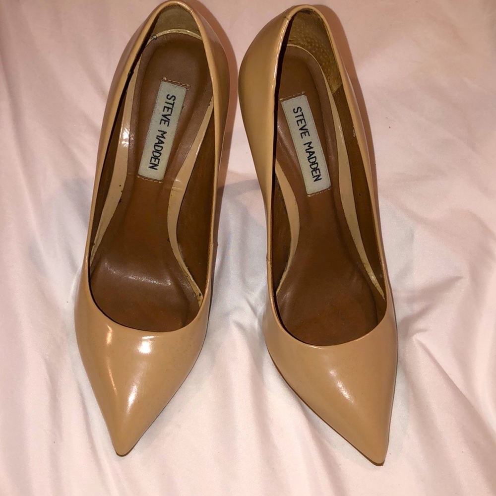 Nude Steve Madden Pointy Toe Pumps